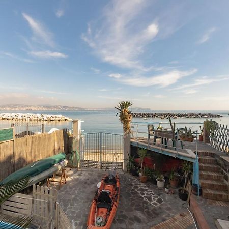 Marevestrum - Incantevole Casa Con Accesso Diretto In Spiaggia Bacoli Zewnętrze zdjęcie
