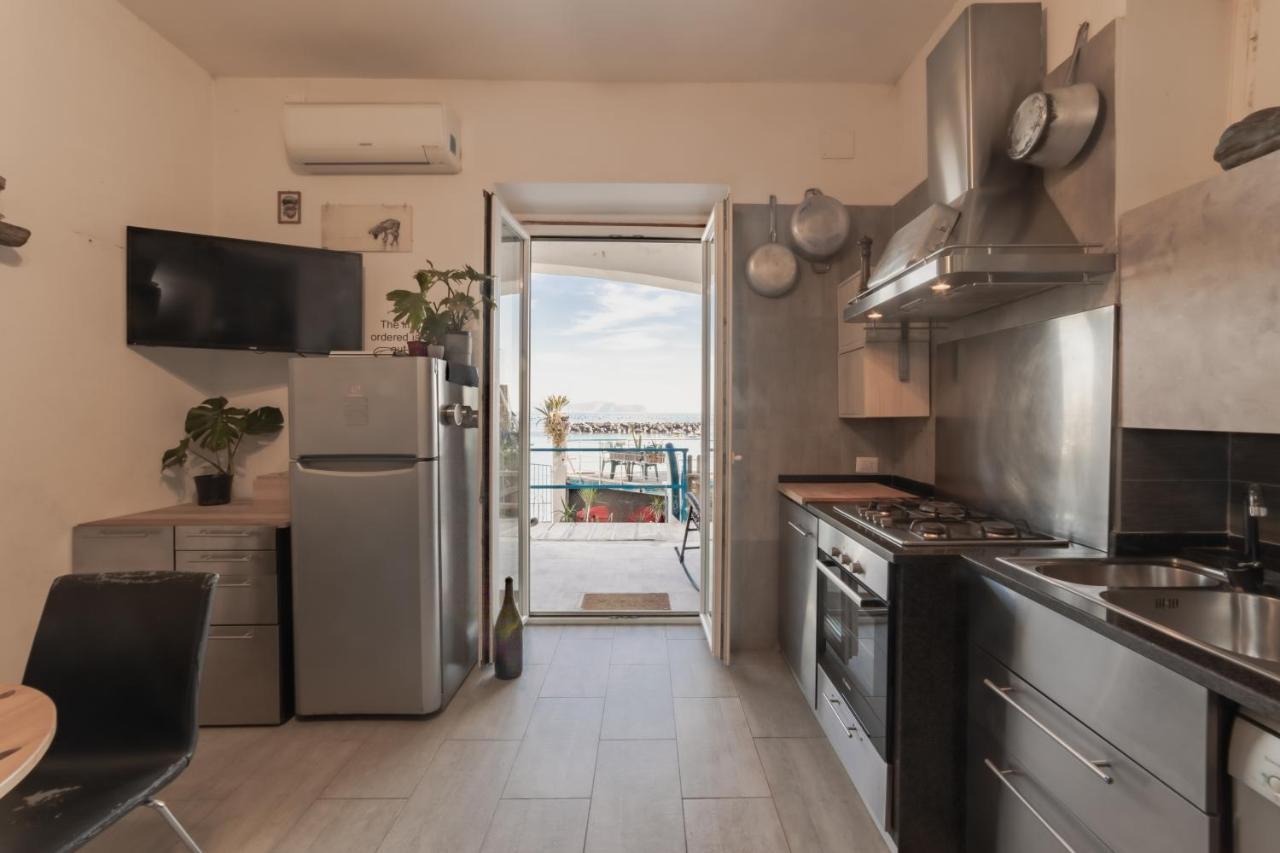 Marevestrum - Incantevole Casa Con Accesso Diretto In Spiaggia Bacoli Zewnętrze zdjęcie